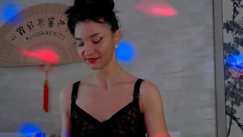 TayaKayan online show from April 4, 8:35 am