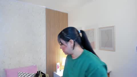 Taylor Bennet online show from November 4, 12:10 pm