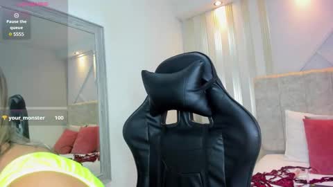 tayra online show from February 10, 8:21 pm