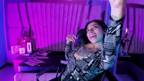 Tayloor online show from February 10, 2:30 am