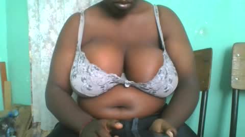 teezzy33 online show from February 19, 7:08 am