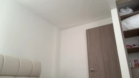 Amy No penetration Virgiin giirl online show from April 5, 2:05 pm