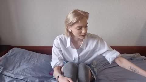 Anna online show from February 15, 7:33 am