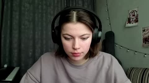 Anny Simpson online show from February 11, 6:15 am