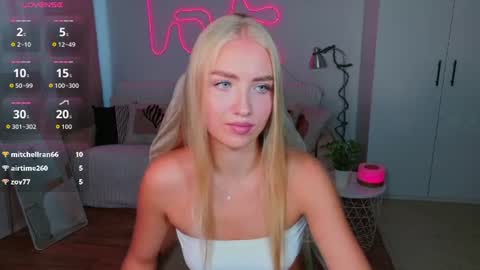 TessaHamilton online show from July 23, 12:02 pm