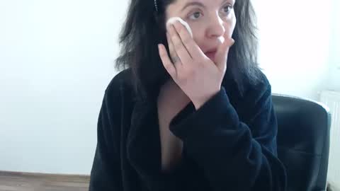 naughty tess online show from December 19, 8:45 am