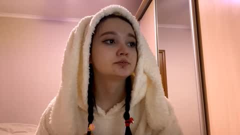 Yumi online show from February 6, 6:22 pm