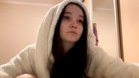 Yumi online show from February 21, 2:18 pm