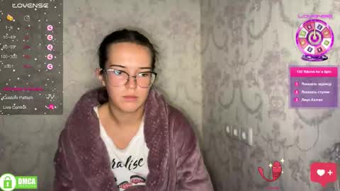 Alice online show from September 26, 8:28 pm