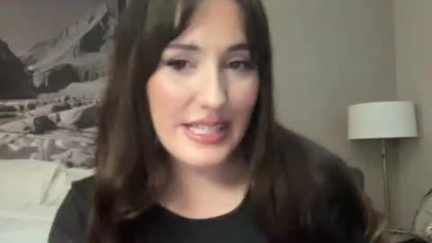 Girl Next Door  online show from April 26, 1:03 am