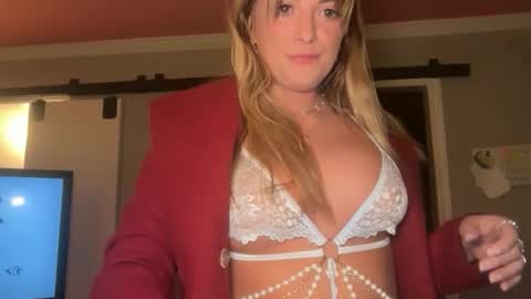 Ava online show from December 15, 9:36 am