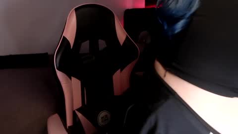 Sara online show from April 1, 4:48 pm