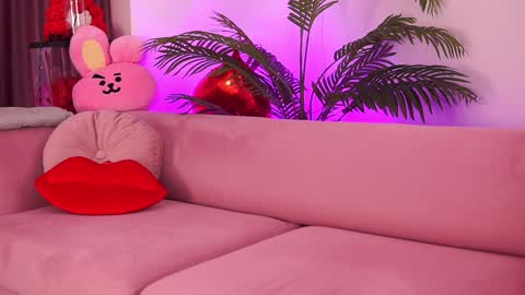 Deea  online show from February 5, 4:26 pm