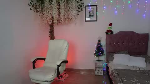 THIN PRINCESS  online show from December 18, 2:49 am