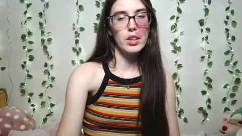 thistlefernsby online show from July 22, 2:23 am