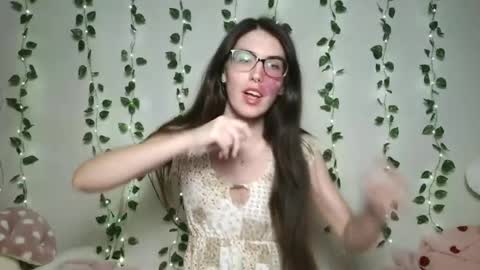 thistlefernsby online show from July 1, 3:28 am