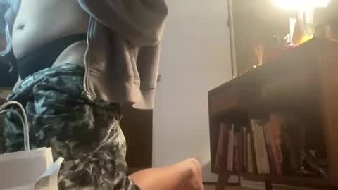 throat goat online show from December 9, 1:07 am