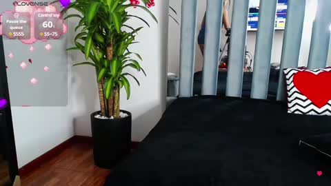 tiana_rosse_ online show from March 4, 12:01 pm