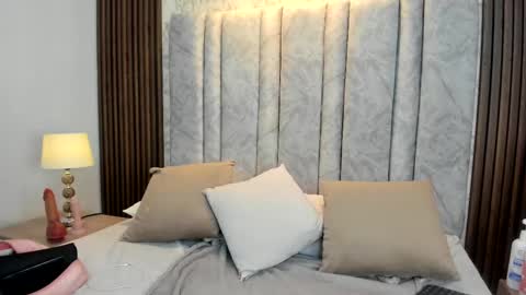 Tiff3 online show from September 18, 9:02 pm