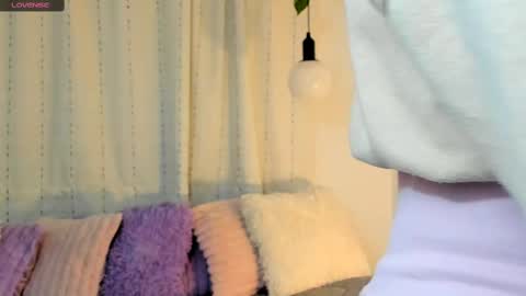 Tiffany online show from March 5, 3:18 am