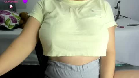 tiffany theressa online show from November 13, 2:49 pm