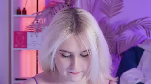 tiffanyjons online show from February 15, 5:45 pm