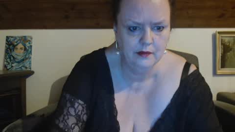 TiffanyMature online show from March 30, 9:36 pm