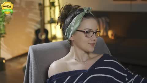 tiffanyriox online show from May 6, 11:53 pm