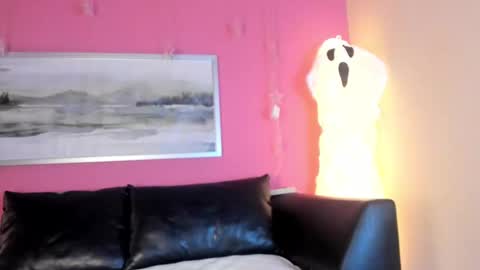 Stefany Suarez online show from October 1, 9:20 pm