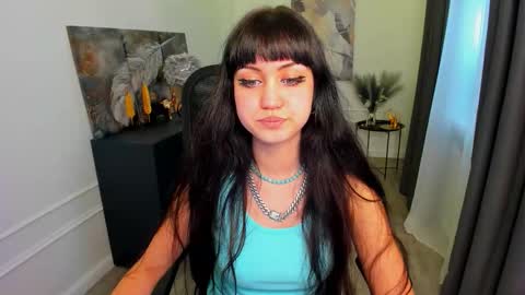 tiffanyyoun online show from March 22, 11:38 am