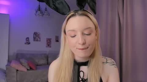 Tiffany online show from December 18, 3:22 am