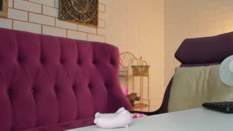 Tina Davil online show from March 3, 1:28 pm