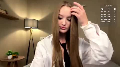 Leila online show from July 28, 7:39 pm