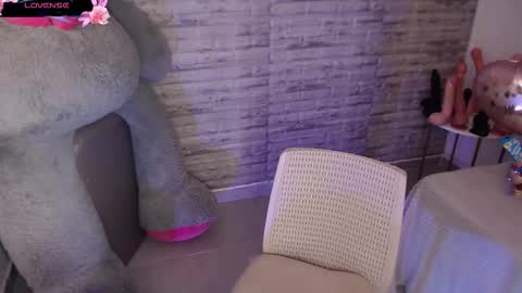 Tinna Goddess online show from December 2, 4:53 pm