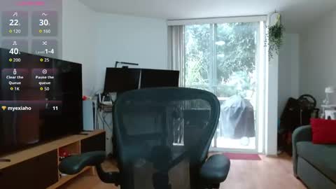 Tiny Caroline online show from October 2, 10:26 pm