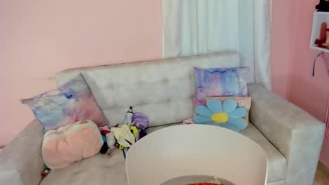 tiny_cora online show from March 7, 4:44 pm