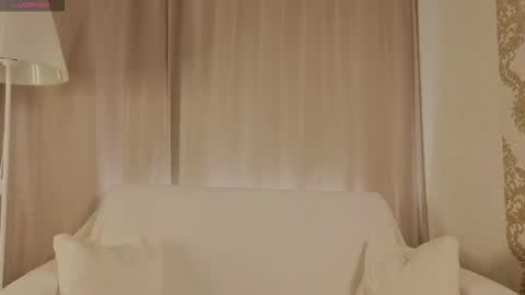 Lily online show from February 4, 9:29 pm