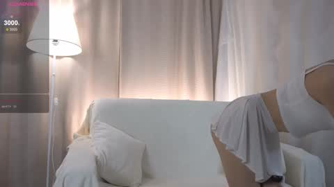 Lily online show from November 8, 1:49 pm