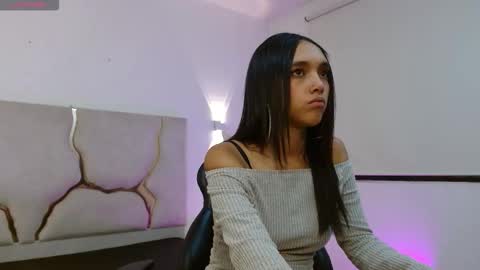 tiny_tay online show from March 8, 11:36 am