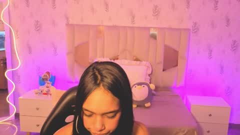 tiny_tay online show from March 27, 11:44 am