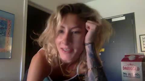 tinyandtatted420 online show from September 9, 3:34 pm