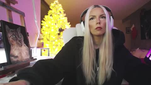 stage Kylie Sinner  brand CLITBAIT online show from January 12, 11:10 pm