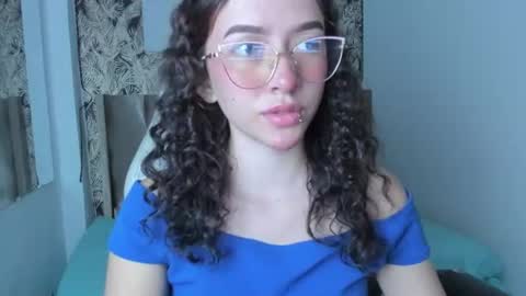 tinysophi online show from July 1, 2:49 pm