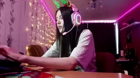 Maya online show from March 11, 11:14 am