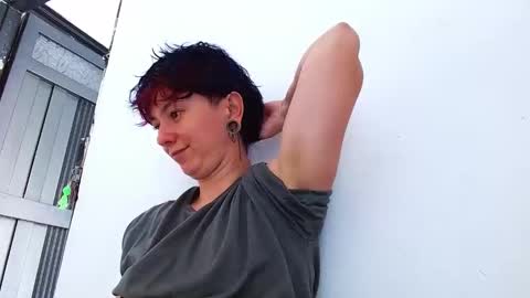 Blue online show from April 25, 5:43 pm