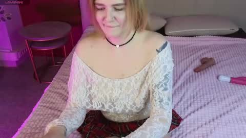 Tonya online show from May 1, 1:31 am