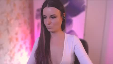 Elizabeth online show from March 4, 11:29 am