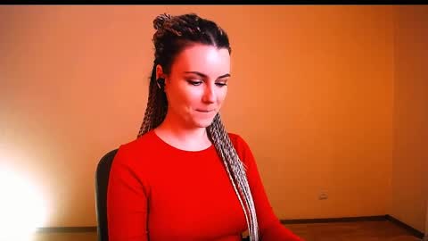 Elizabeth online show from April 7, 5:37 pm