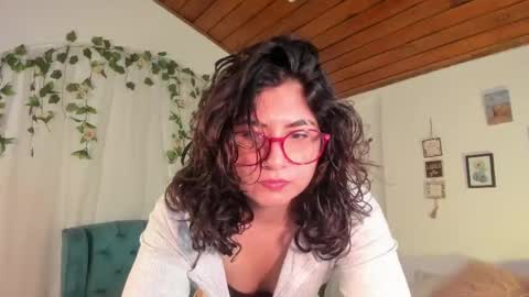 tori_just online show from June 1, 1:35 pm