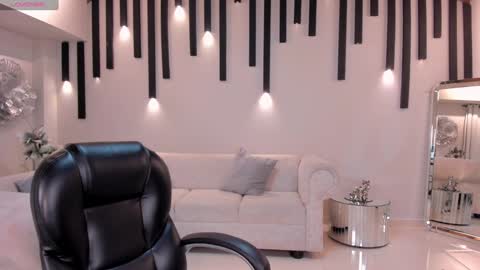 Tori Cross online show from February 4, 11:27 am